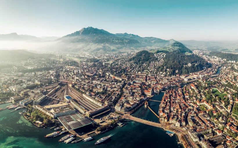 Diese Luftaufnahme der Stadt Luzern zeigt das Versorgungsgebiet von ewl aus der Vogelperspektive